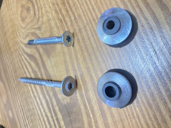Wkręt typ INOX 2,50 zł/szt 